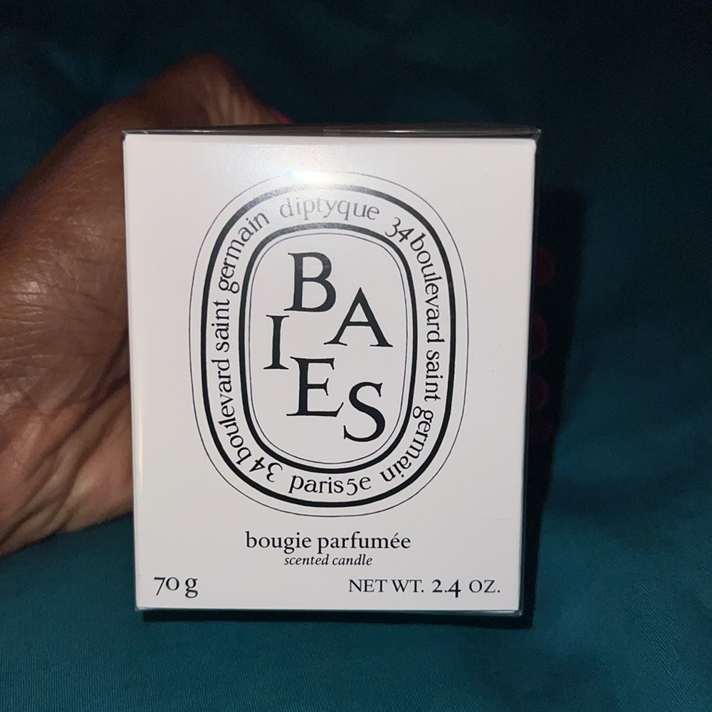 NWT Diptyque Baies (Berries) Scented Candle Color: Clear Vessel 2.4 OZ - Picture 5 of 8